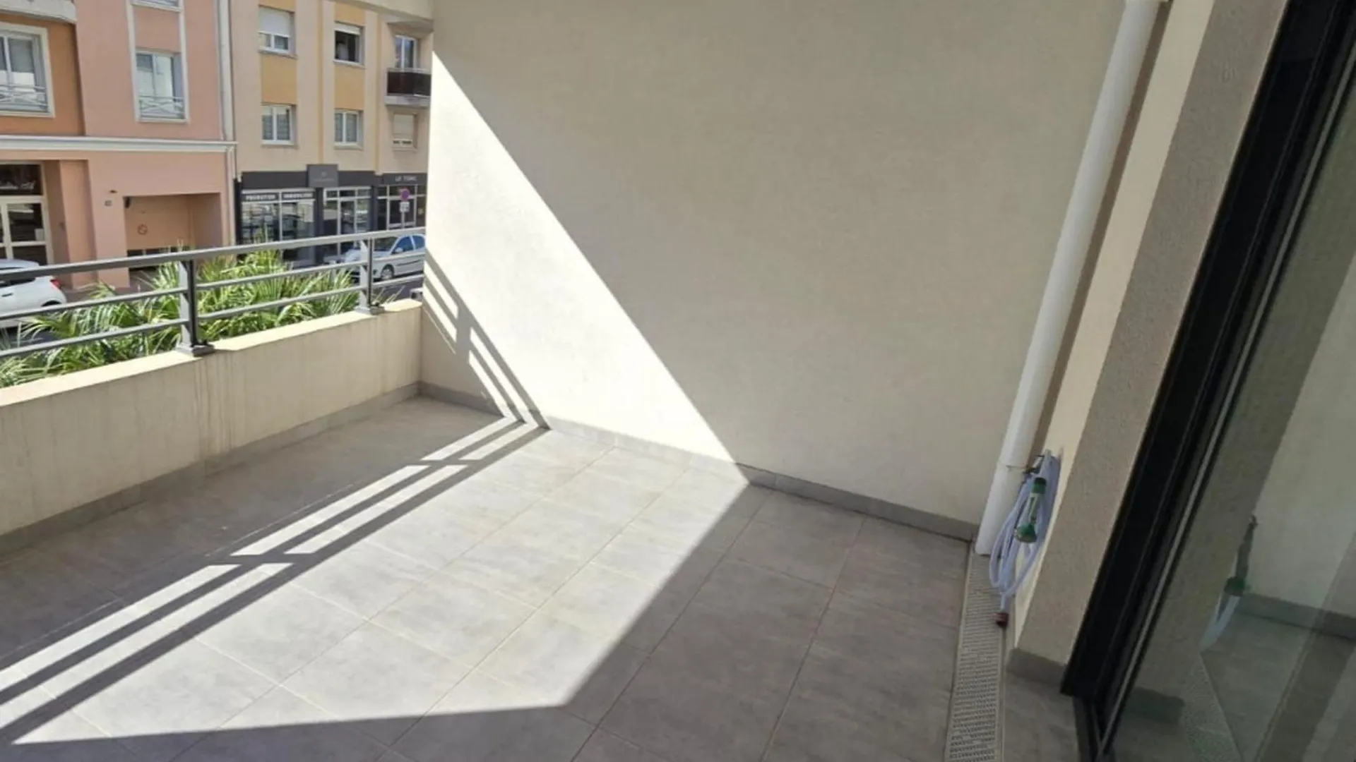 Spacious T3 With Garden In Saint-Raphael France