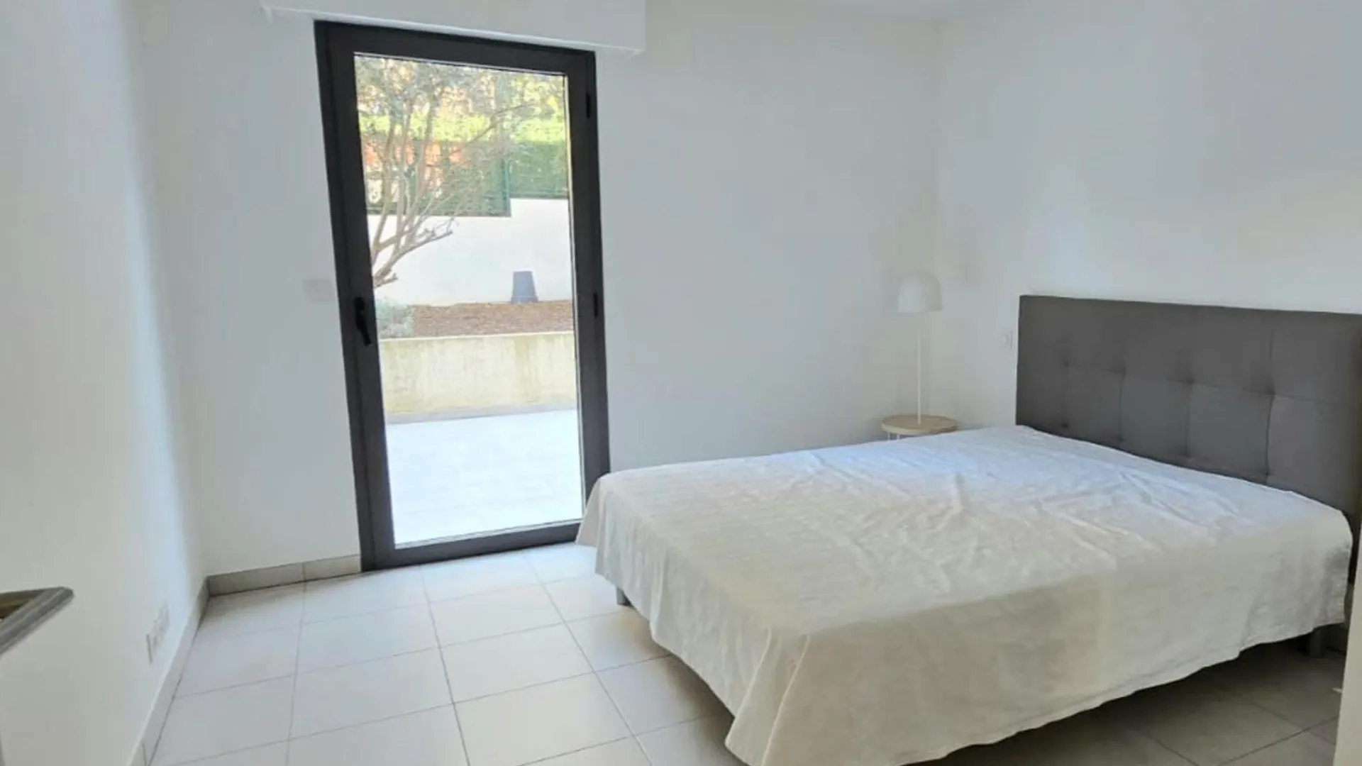 Spacious T3 With Garden In Saint-Raphael Apartment